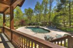 Stanley Creek Lodge: Fenced Pool